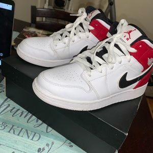 Air Jordan 1 Mids